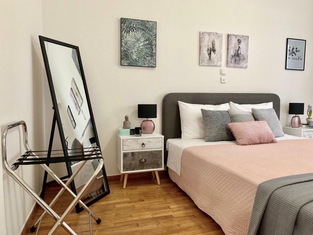 Nadia'S Apartment , Athén Kültér fotó